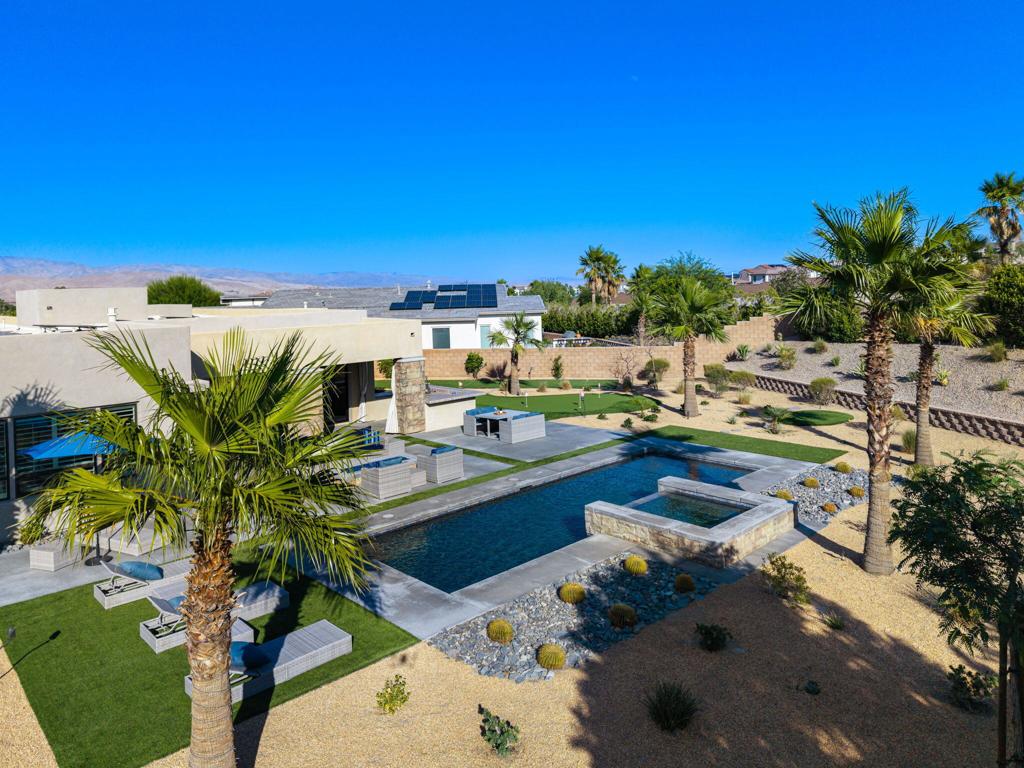 74425 Zeppelin Drive