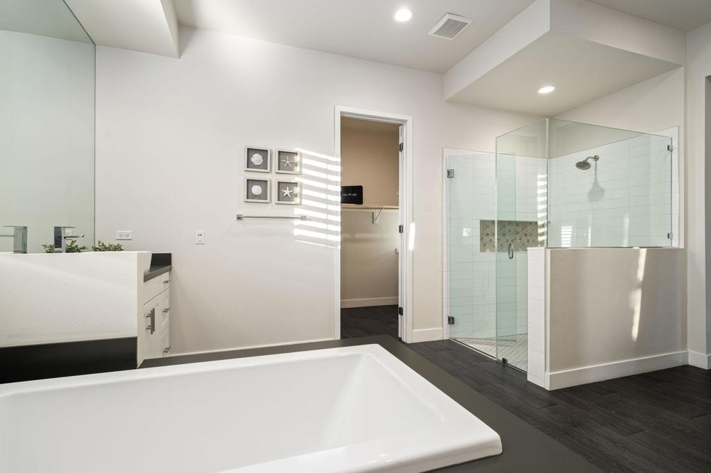 74425 Zeppelin Drive