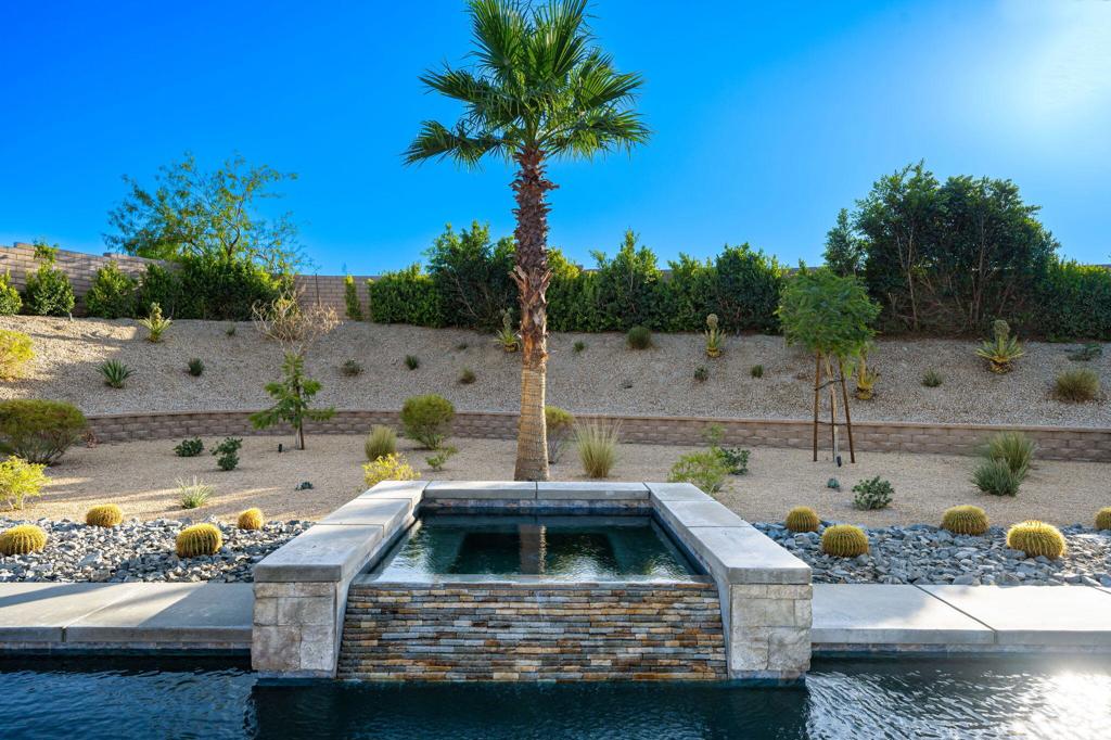 74425 Zeppelin Drive