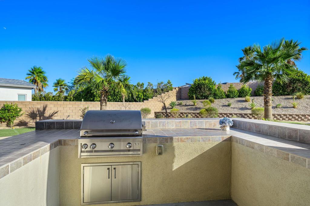 74425 Zeppelin Drive