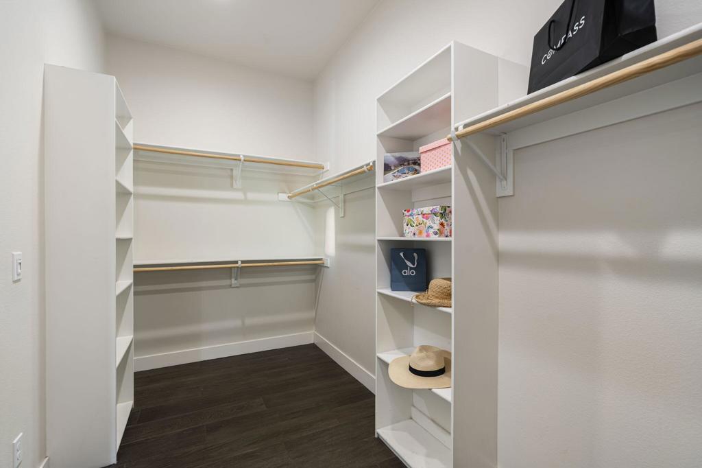 74425 Zeppelin Drive