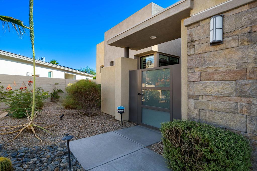 74425 Zeppelin Drive