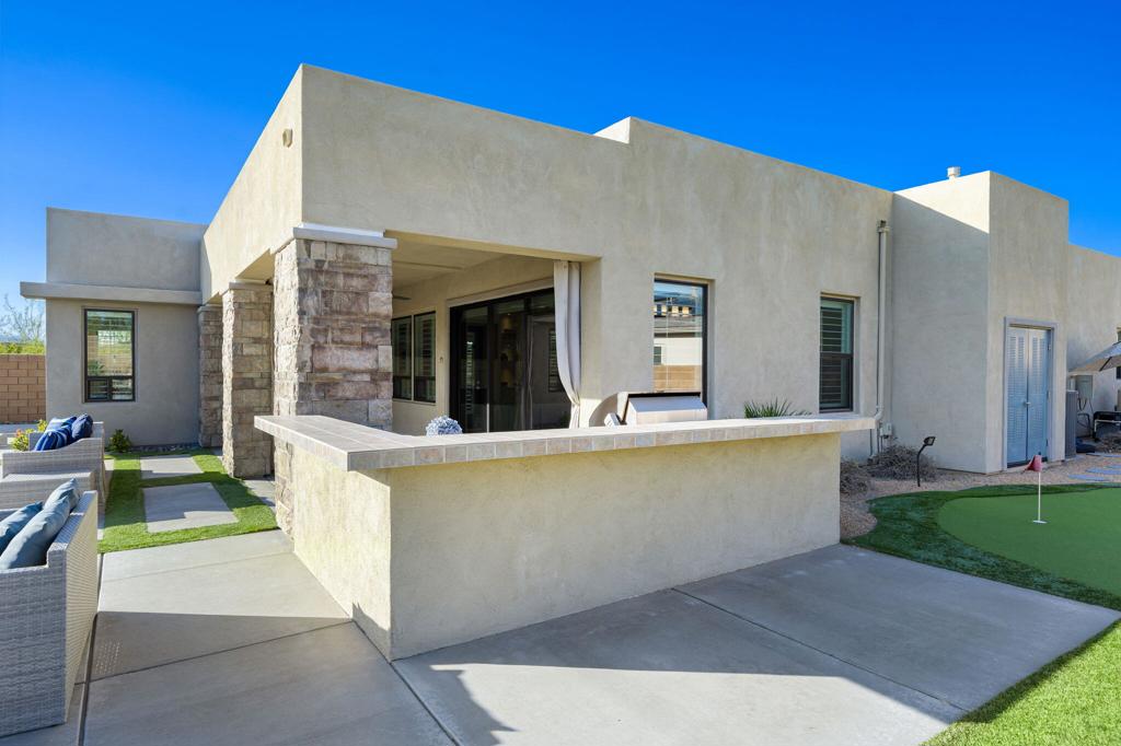 74425 Zeppelin Drive