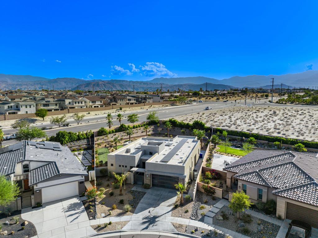 74425 Zeppelin Drive