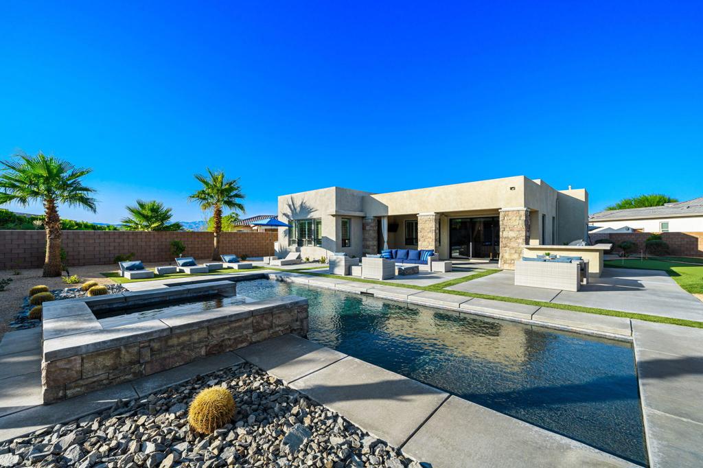 74425 Zeppelin Drive