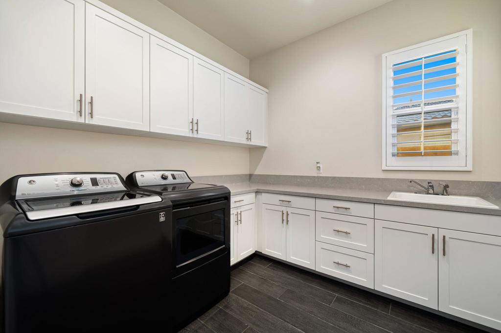 74425 Zeppelin Drive