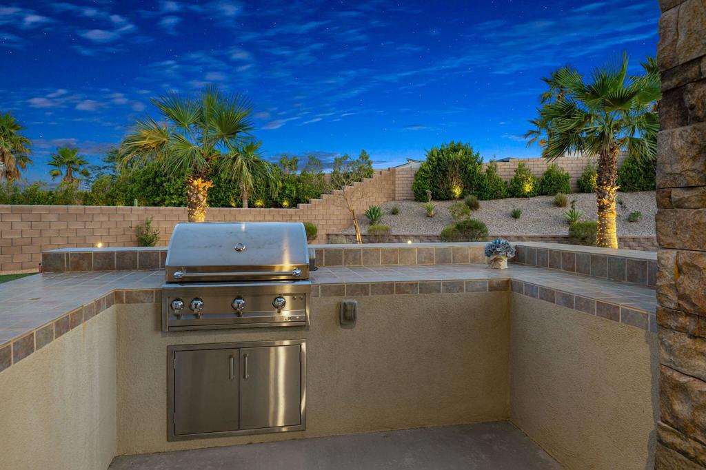74425 Zeppelin Drive