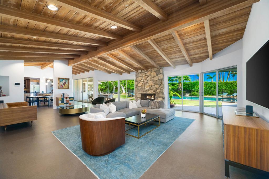 73165 Fiddleneck Lane