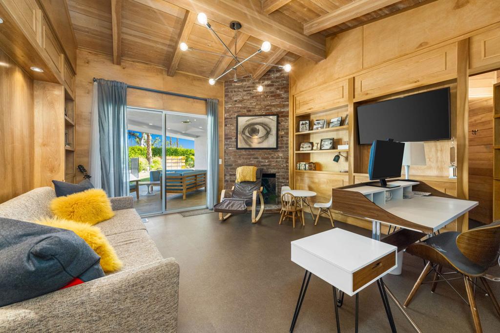 73165 Fiddleneck Lane