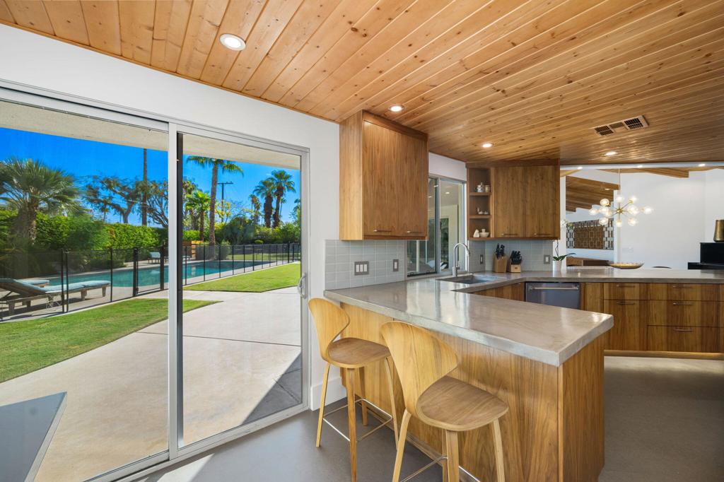 73165 Fiddleneck Lane