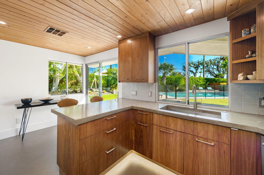 73165 Fiddleneck Lane