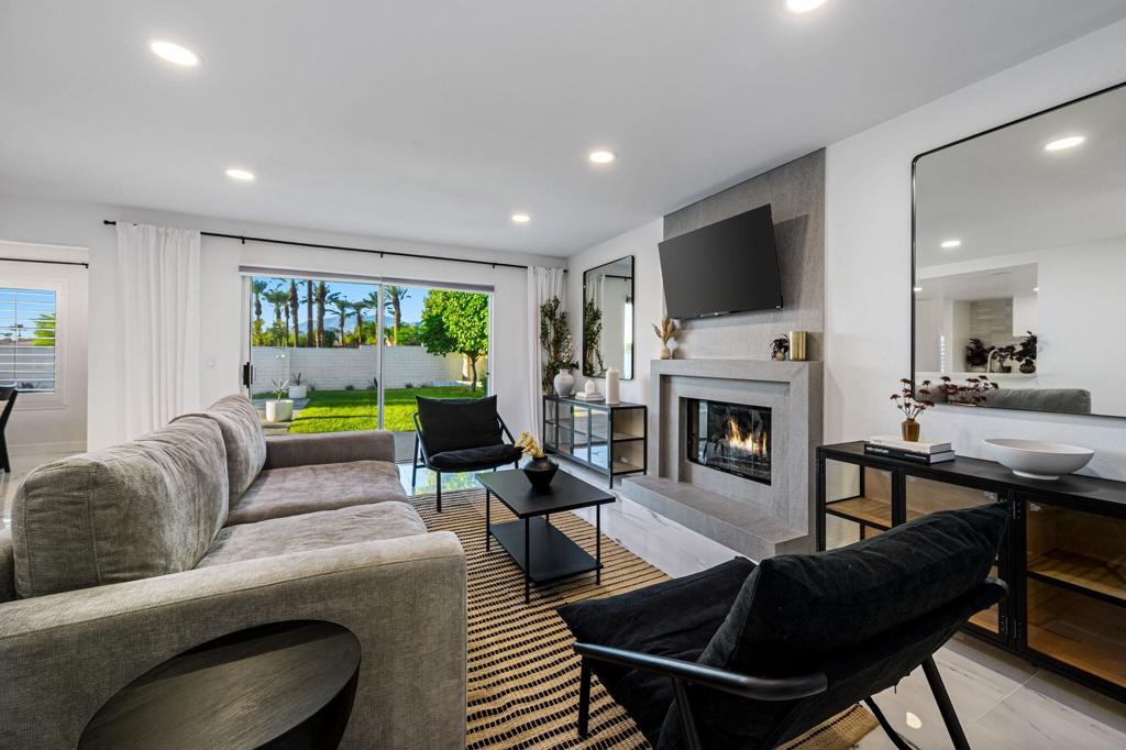 76817 Manor Lane