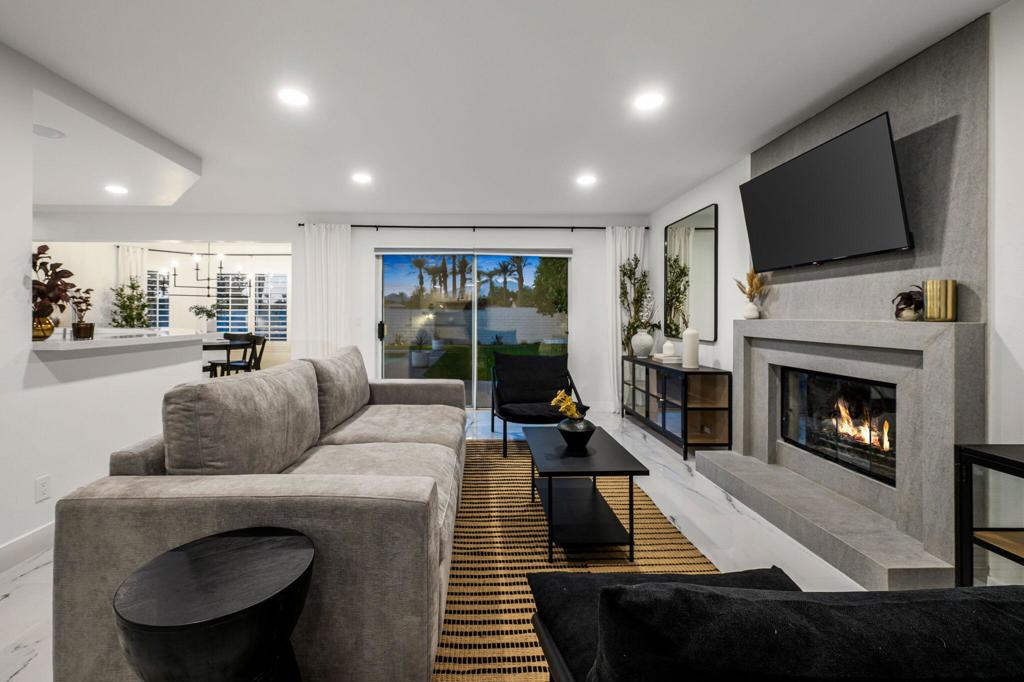 76817 Manor Lane