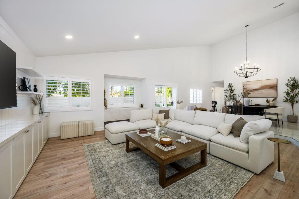 76817 Manor Lane
