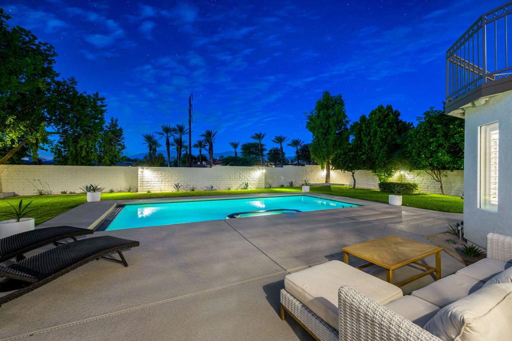76817 Manor Lane