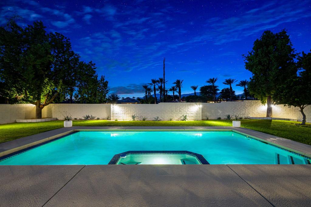 76817 Manor Lane