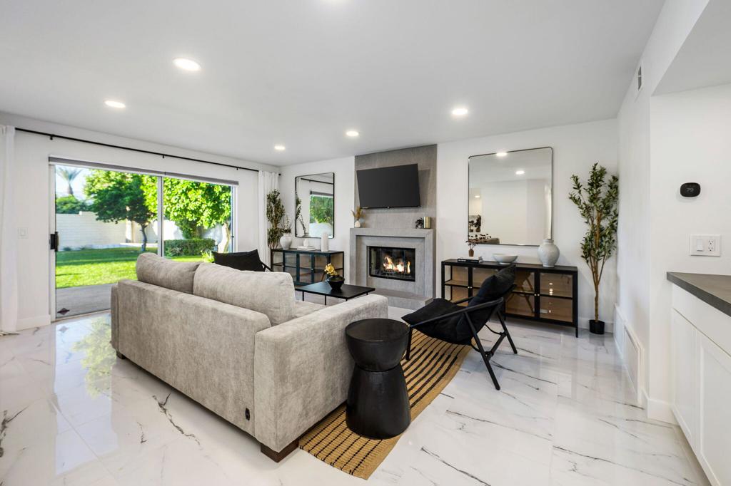 76817 Manor Lane