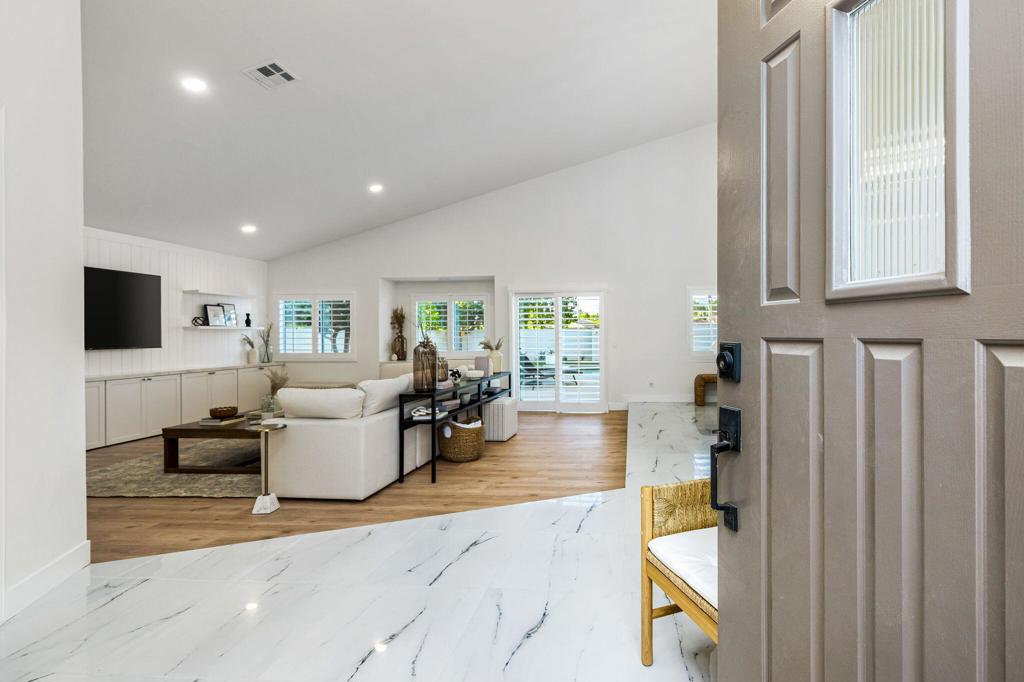 76817 Manor Lane