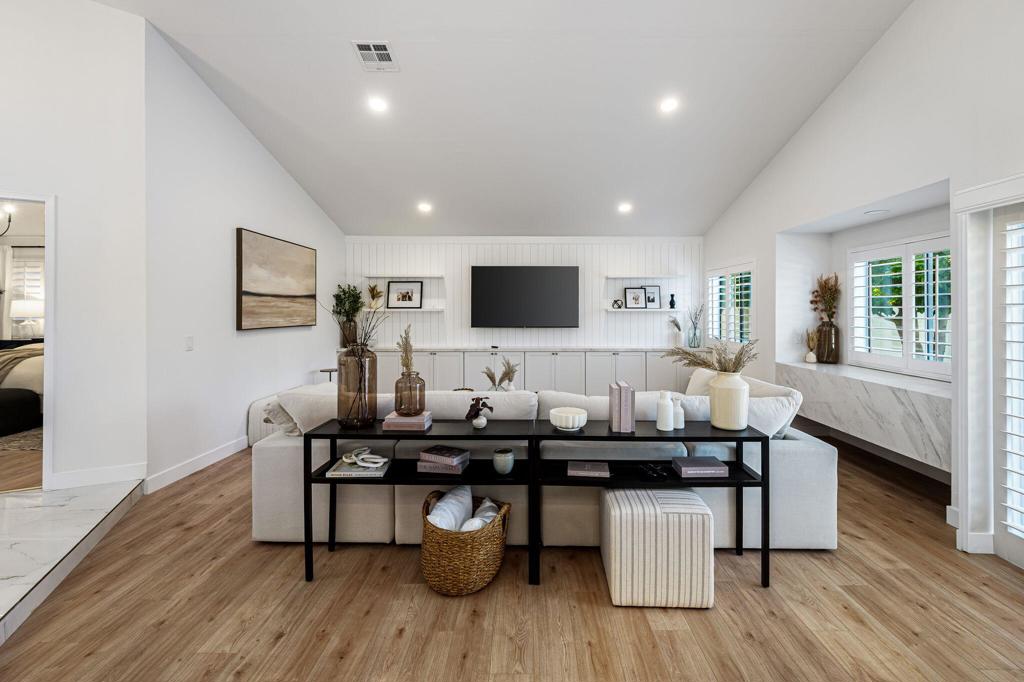 76817 Manor Lane