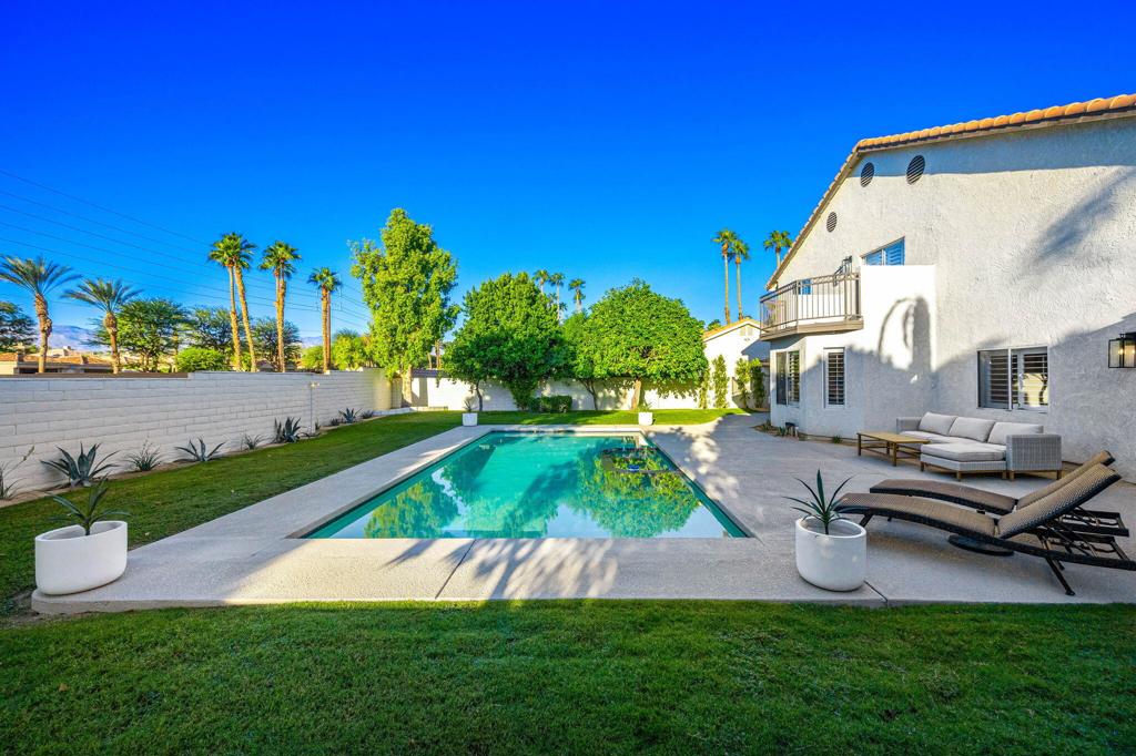 76817 Manor Lane