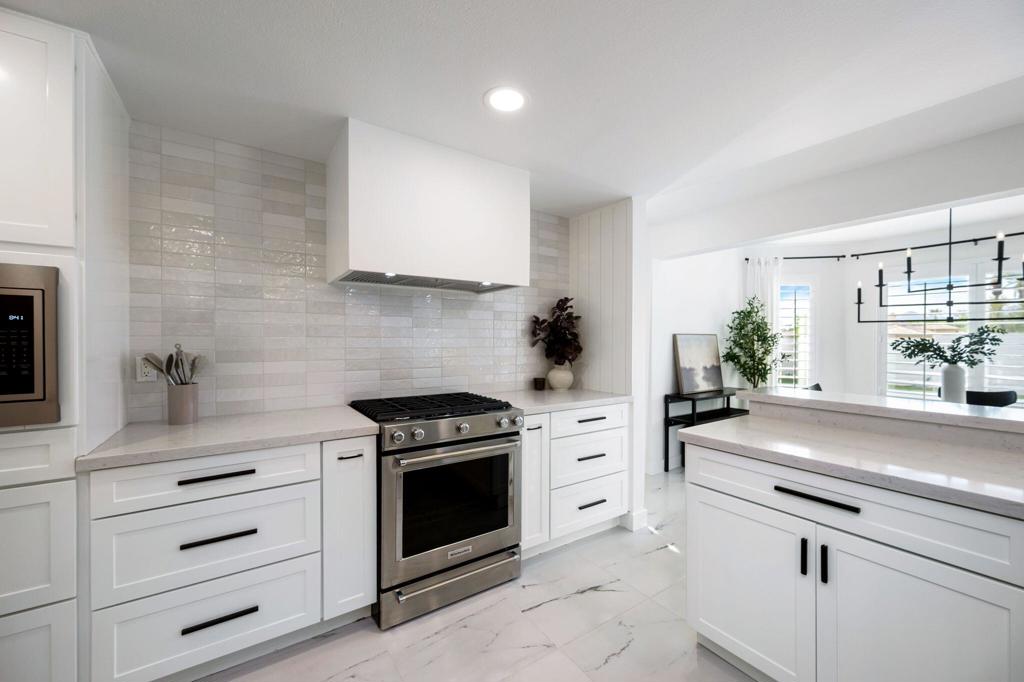 76817 Manor Lane