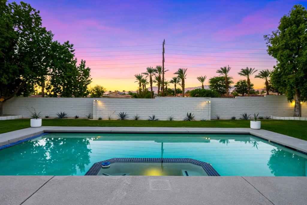 76817 Manor Lane