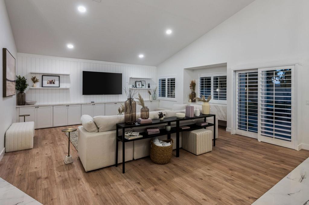 76817 Manor Lane