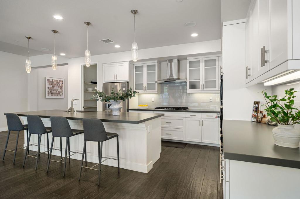 74425 Zeppelin Drive