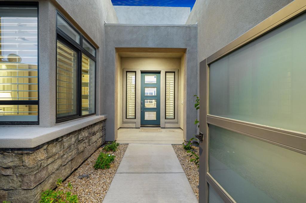 74425 Zeppelin Drive