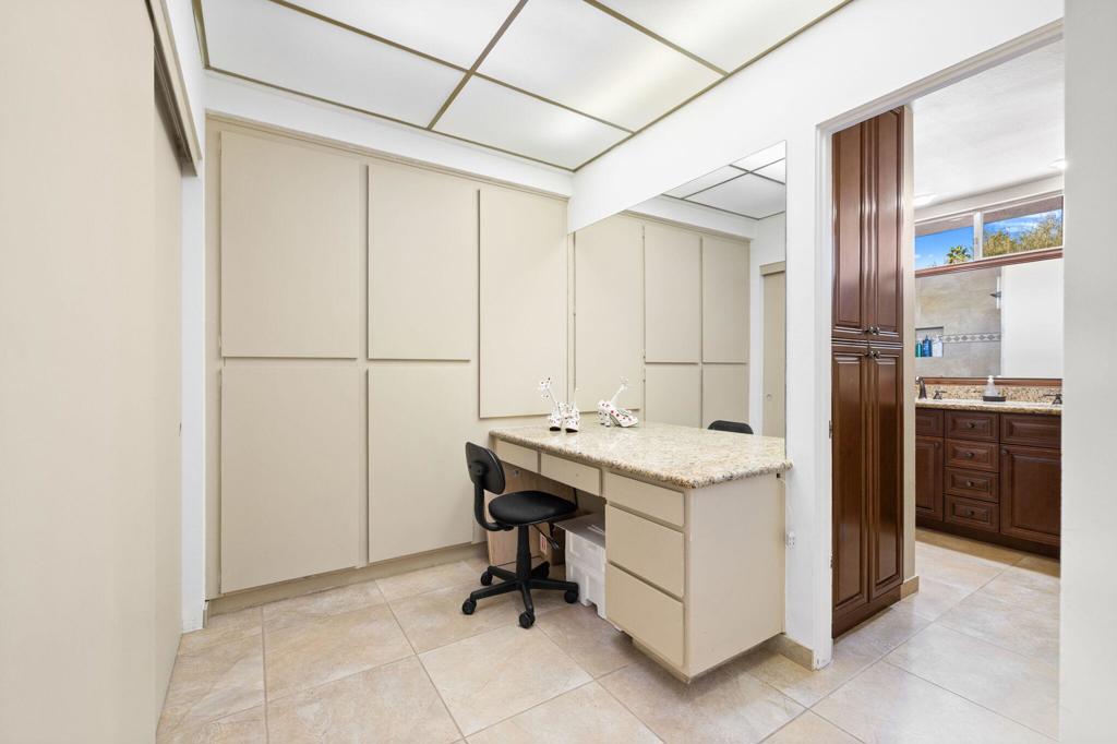 46310 Burroweed Lane