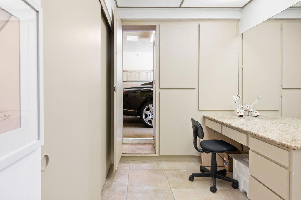 46310 Burroweed Lane