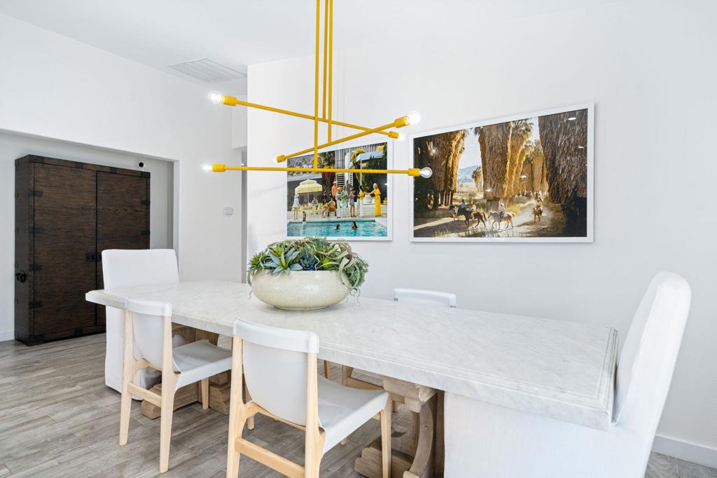 54990 Avenida Madero