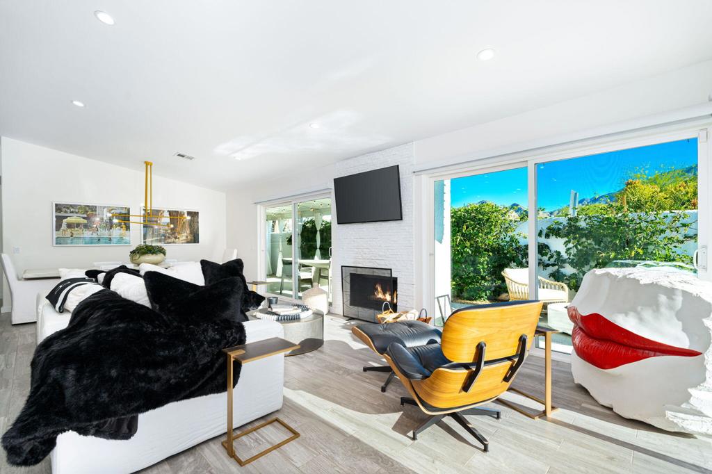 54990 Avenida Madero