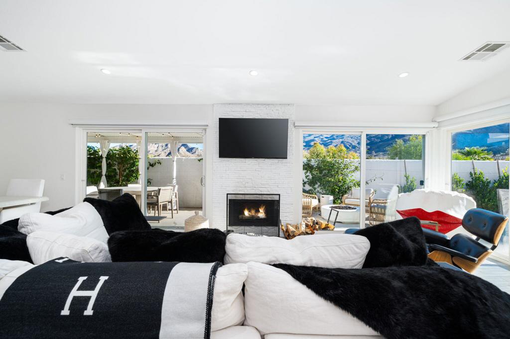 54990 Avenida Madero