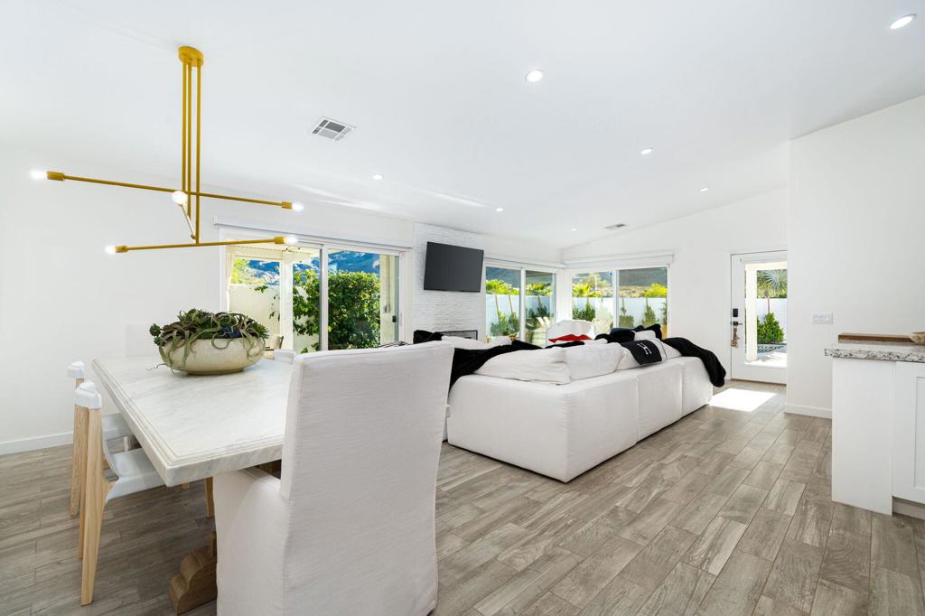 54990 Avenida Madero