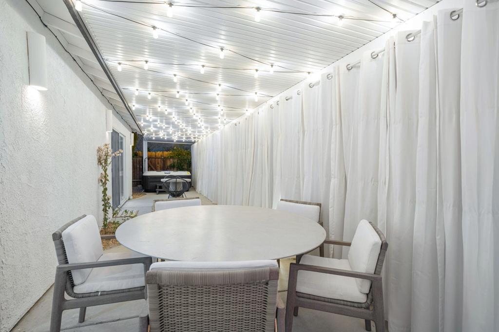 54990 Avenida Madero