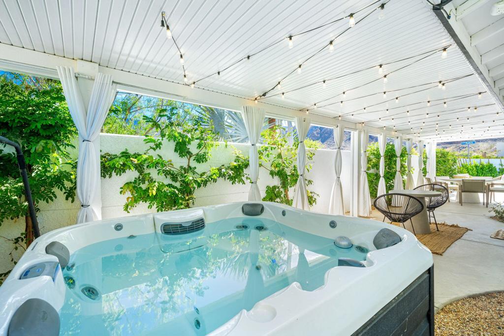 54990 Avenida Madero