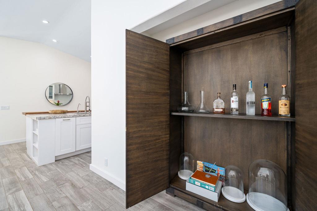 54990 Avenida Madero