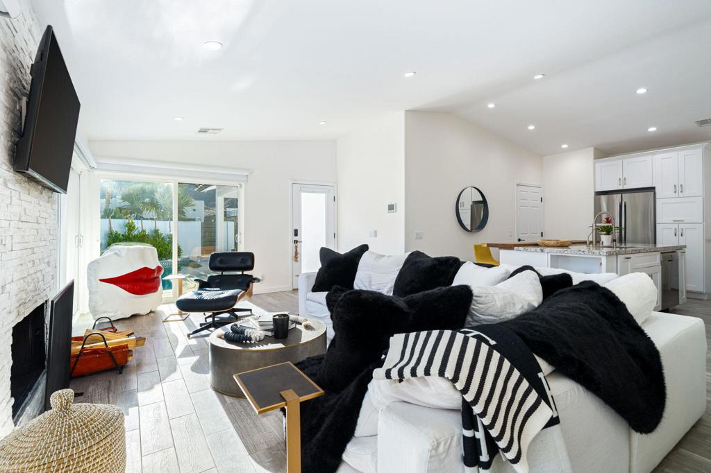 54990 Avenida Madero