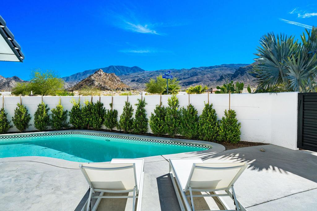 54990 Avenida Madero