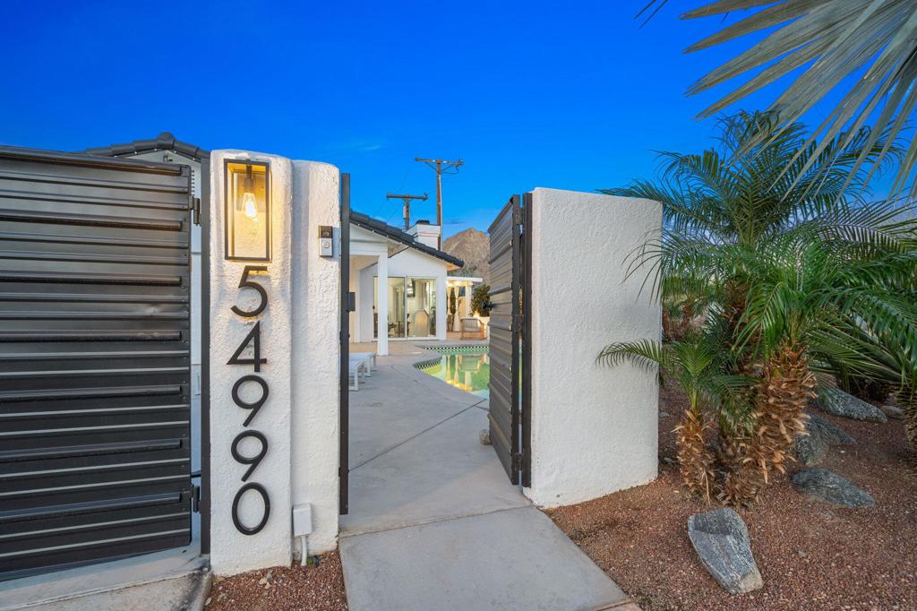 54990 Avenida Madero