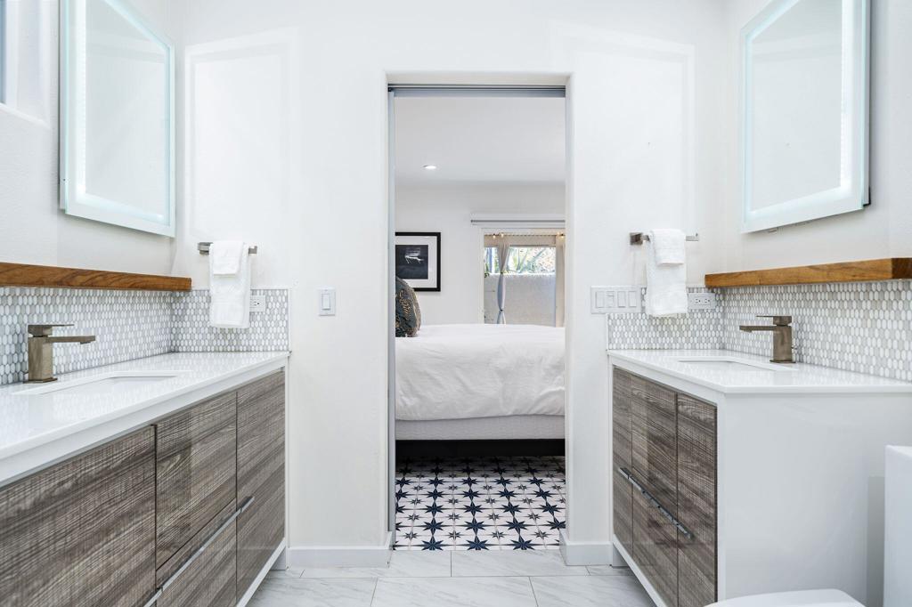 54990 Avenida Madero