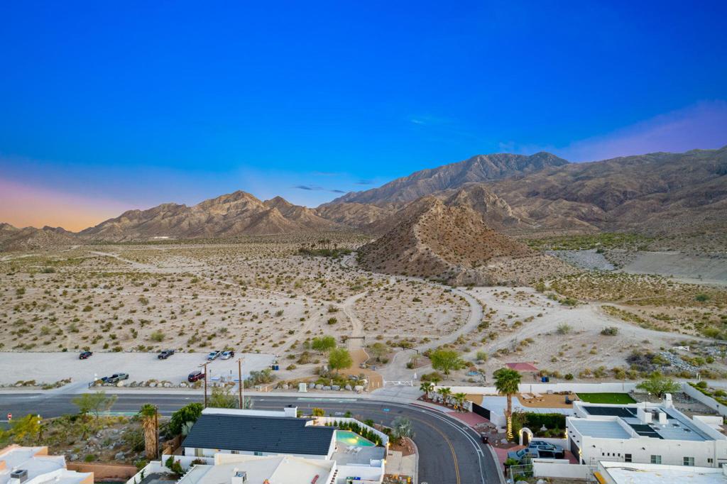 54990 Avenida Madero