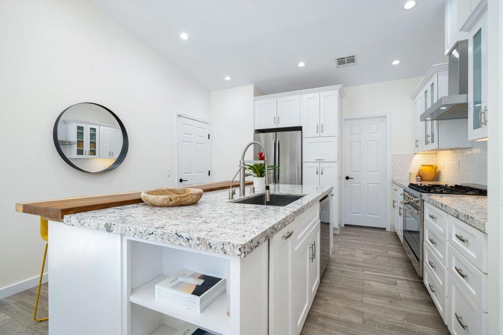 54990 Avenida Madero