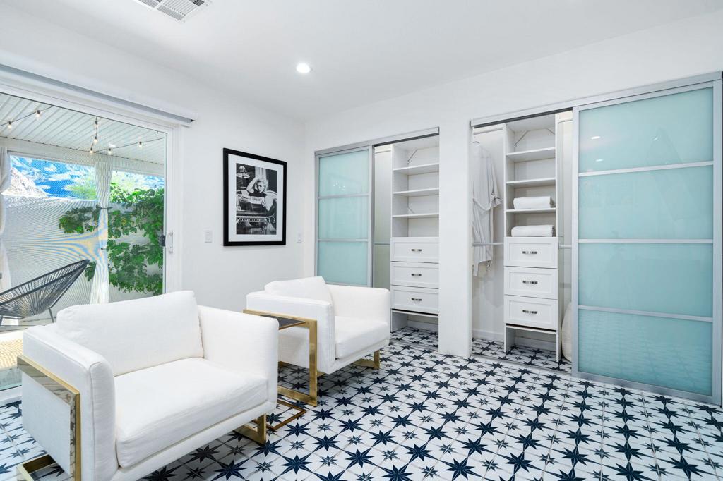 54990 Avenida Madero