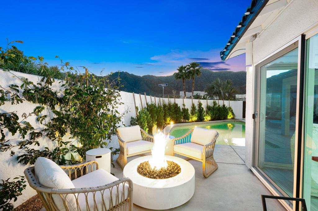 54990 Avenida Madero