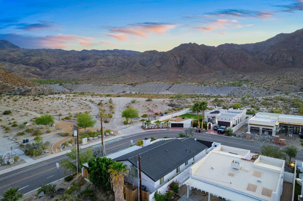 54990 Avenida Madero