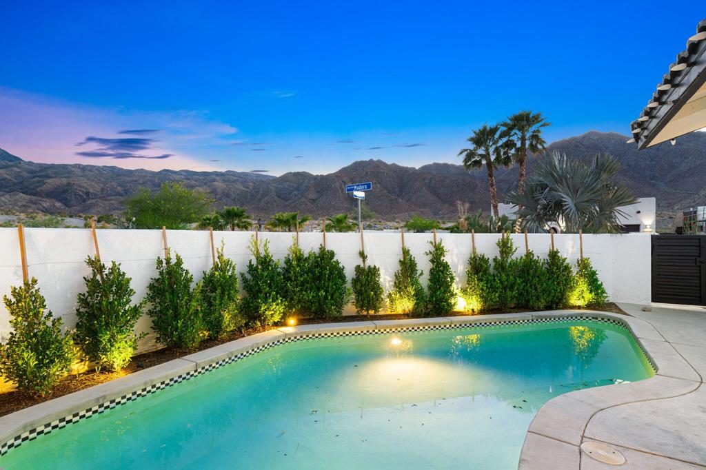 54990 Avenida Madero