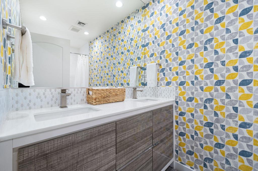 54990 Avenida Madero