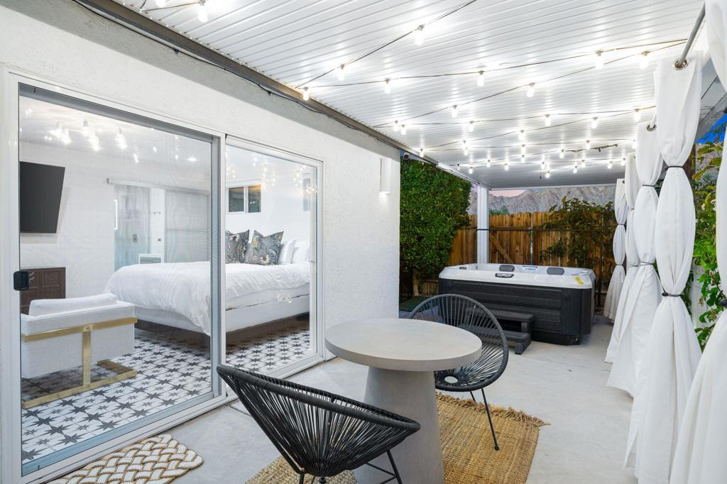 54990 Avenida Madero